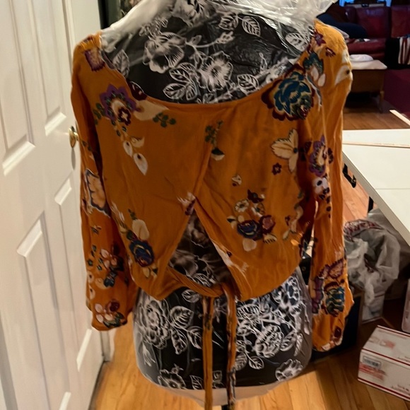 PATRONS of PEACE orange print cropped bell sleeve open back wrap tie at waist - Picture 9 of 15